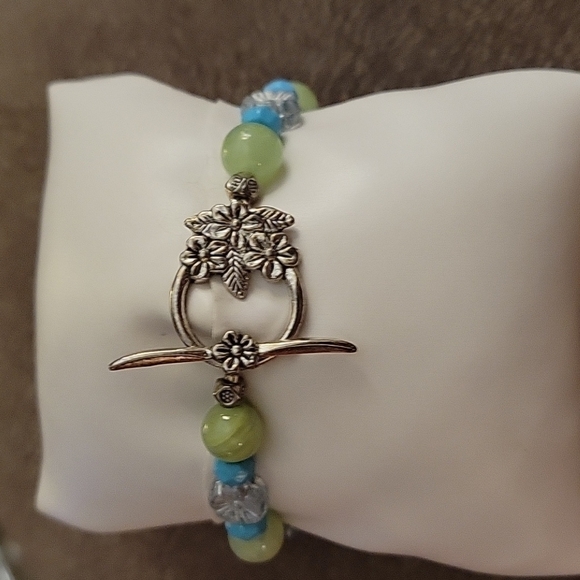 HANDMADE Mint Jade Turquoise Czech Glass Floral Beaded Toggle Bracelet - Picture 6 of 7